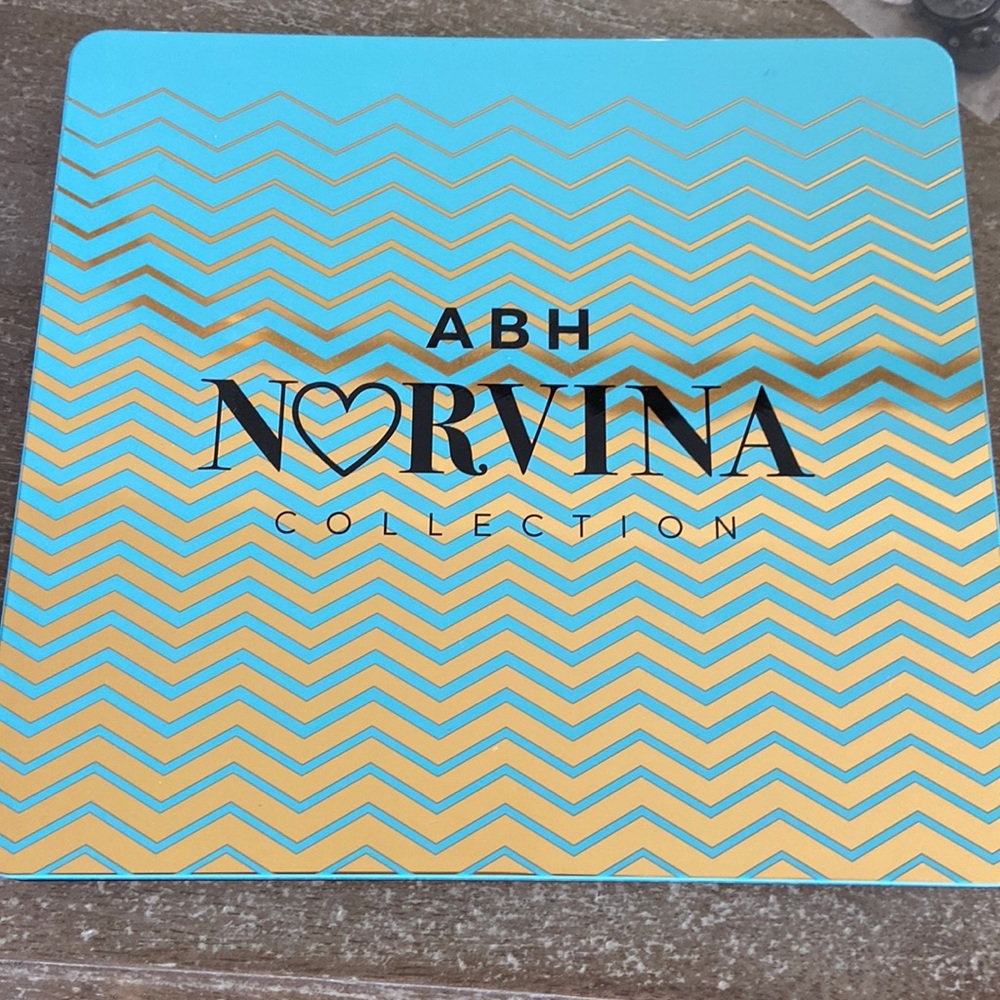 ABH Norvina Pro Pigment Palette Vol. 2